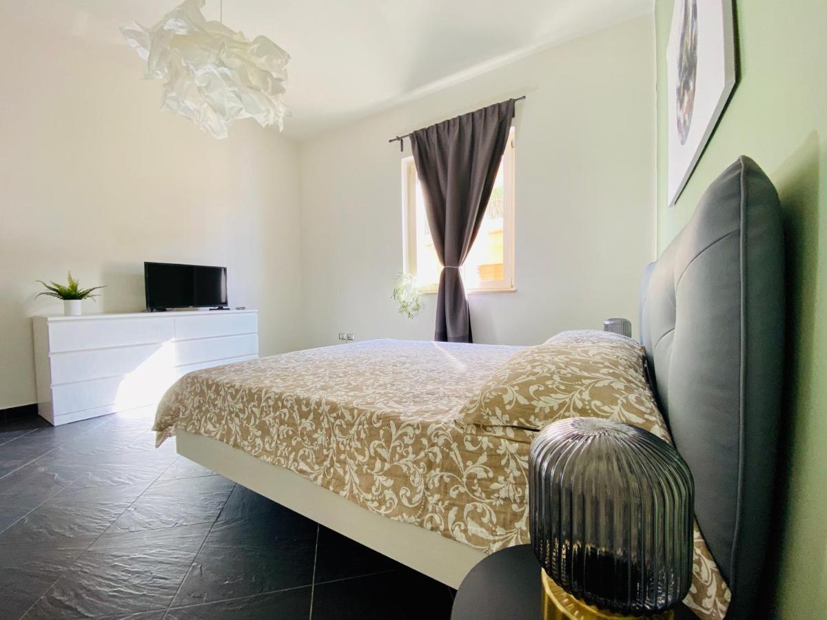Cosy Flat With Sea View Balcony Salerno